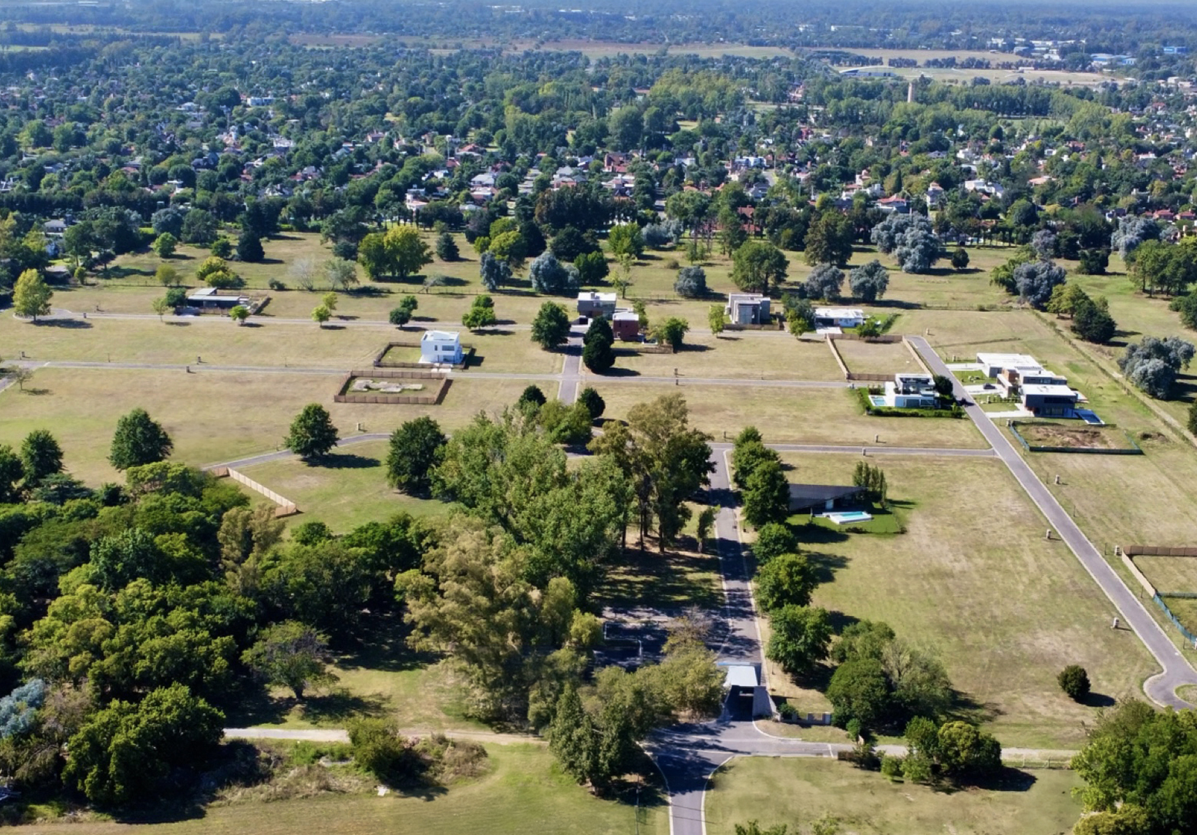 Vista aérea de Barrio Cerrado del Golf en Francisco Álvarez