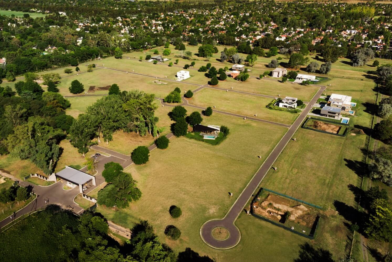 Vista aérea de los lotes de Barrio Cerrado del Golf